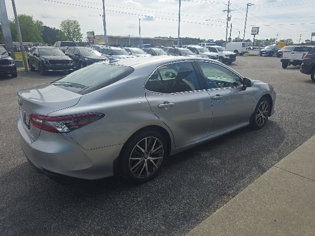 Used 2022 Toyota Camry XLE w/ Cold Weather Package FWD image 5