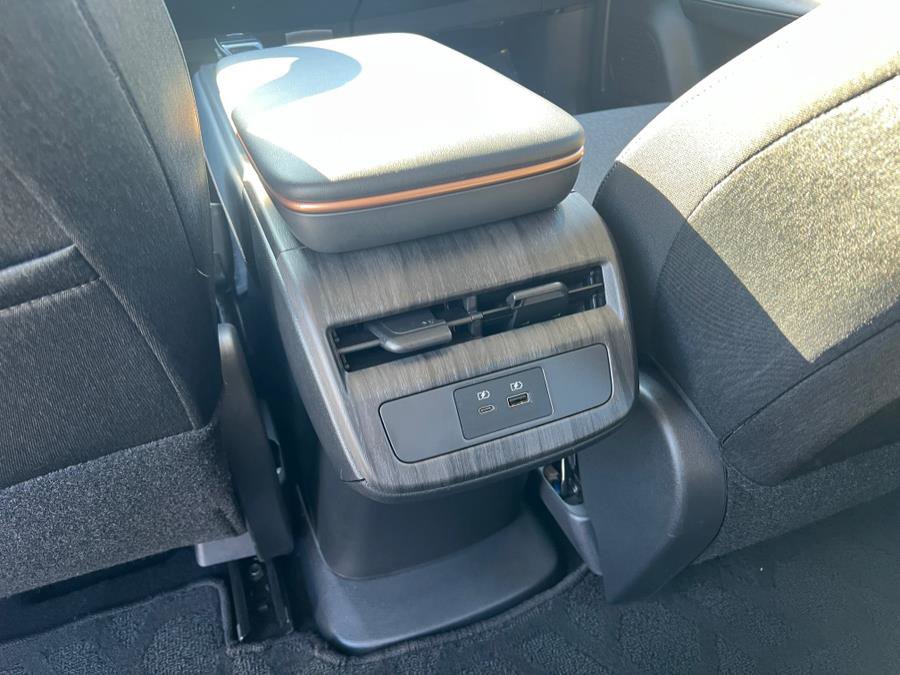 Used 2024 Nissan Ariya FWD image 40