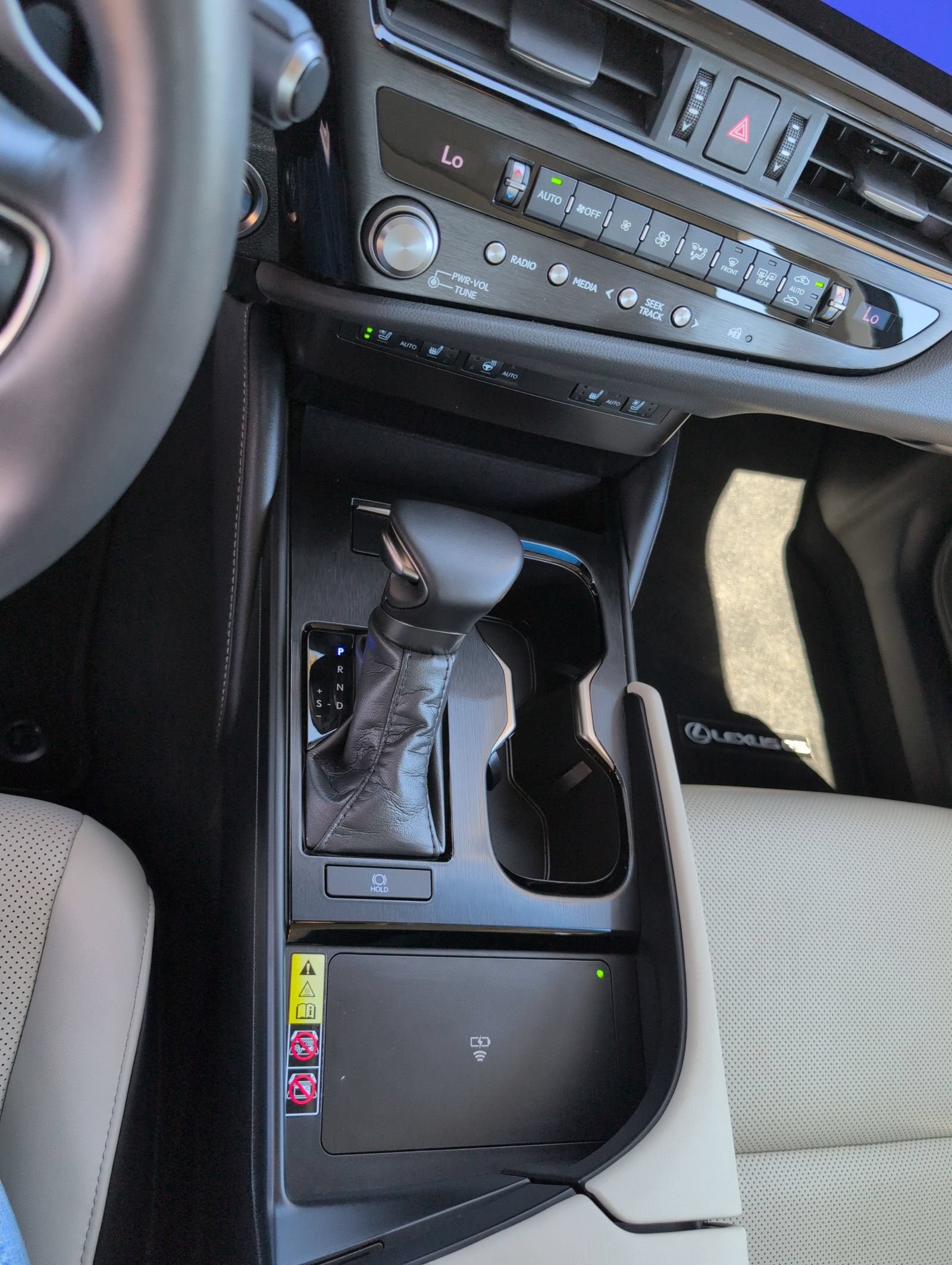 Certified 2024 Lexus ES 350 w/ Premium Package FWD image 15