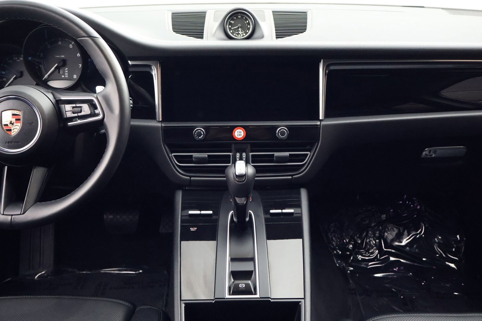 Certified 2025 Porsche Macan image 20