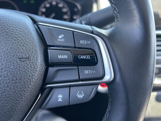 Used 2018 Honda Accord Touring image 18
