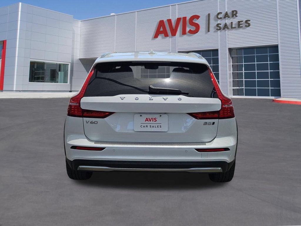 Used 2025 Volvo V60 B5 Cross Country Plus AWD/4WD image 5