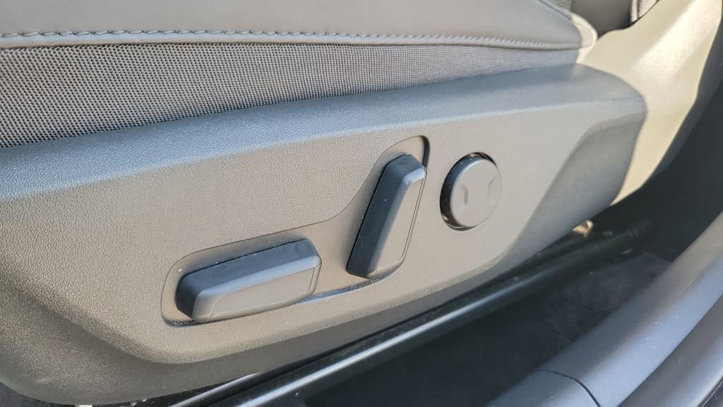 Used 2024 Kia Niro EX FWD image 17