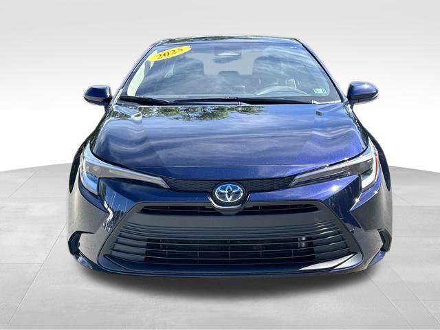 Certified 2025 Toyota Corolla LE AWD/4WD image 8