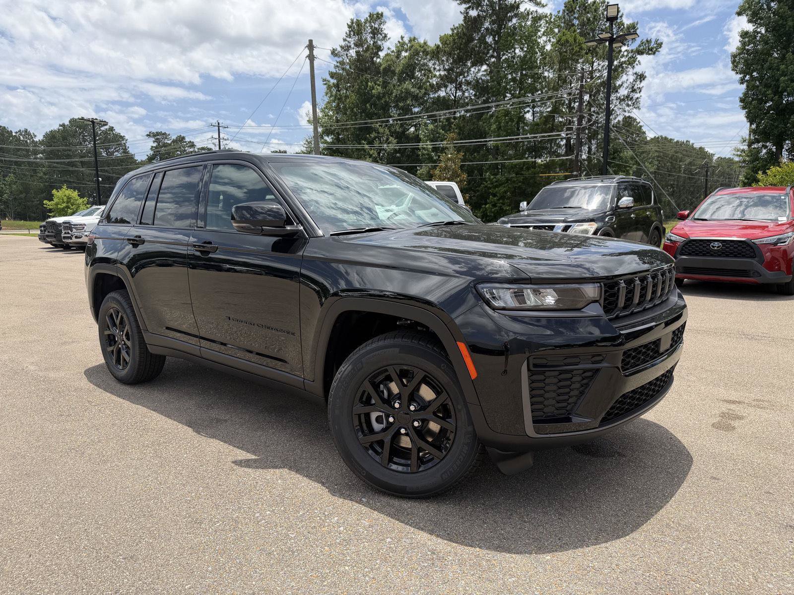 New 2026 Jeep Grand Cherokee Altitude RWD image 3