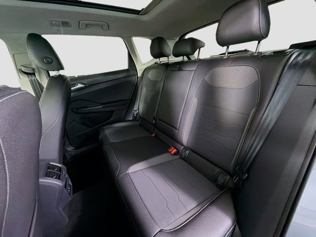 New 2026 Volkswagen Taos SE image 22