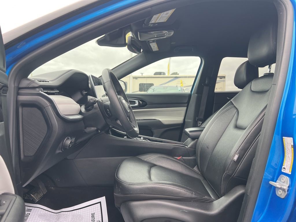 Used 2025 Jeep Compass Limited image 11