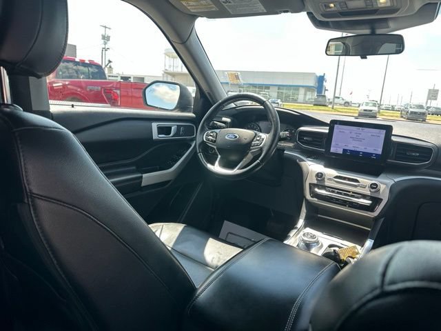 Used 2021 Ford Explorer XLT w/ Equipment Group 202A RWD image 15