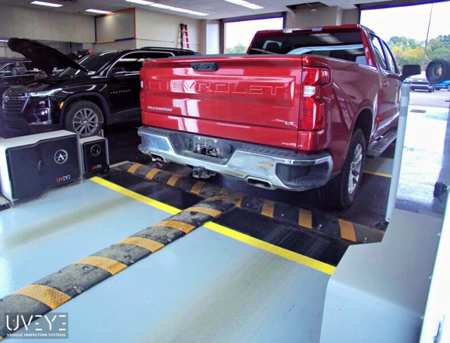 Used 2024 Chevrolet Silverado 1500 LT w/ Z71 Off-Road Package AWD/4WD image 11