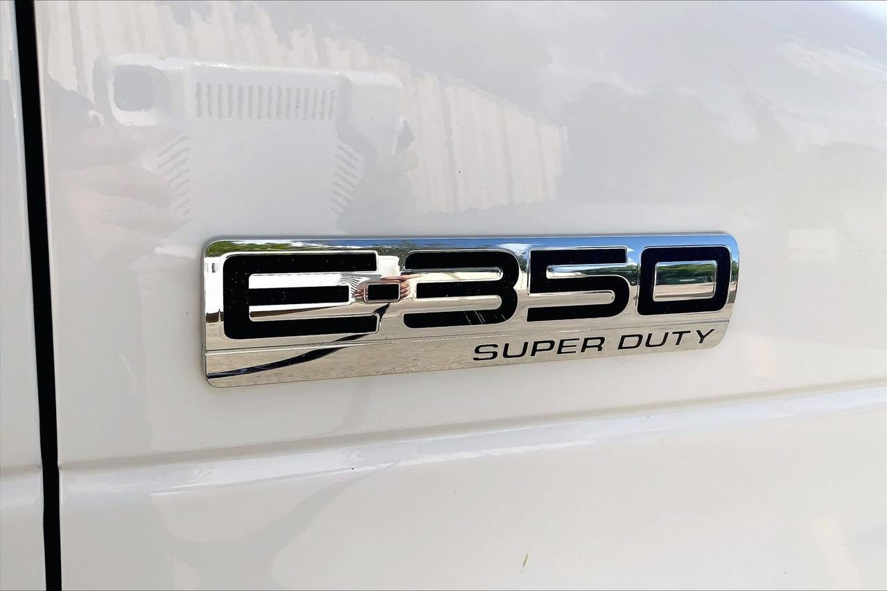 Used 2022 Ford E-350 and Econoline 350 Super Duty RWD image 9