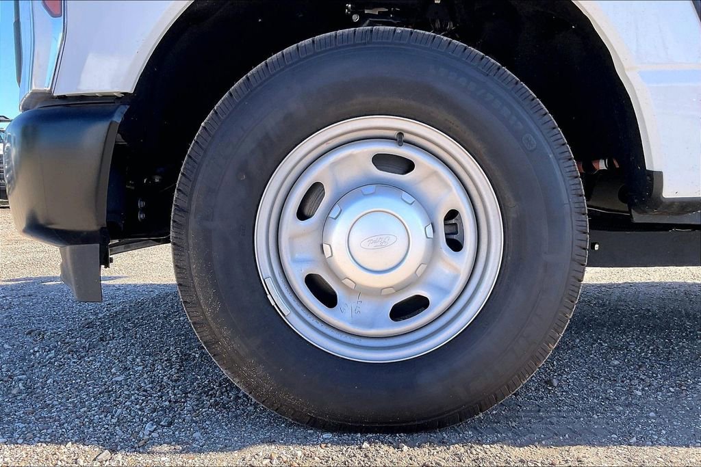 New 2025 Ford F250 XL w/ 360-Degree Camera Package RWD image 9