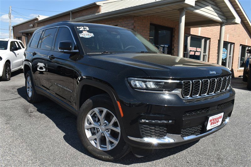 Used 2023 Jeep Grand Cherokee L Limited AWD/4WD image 1