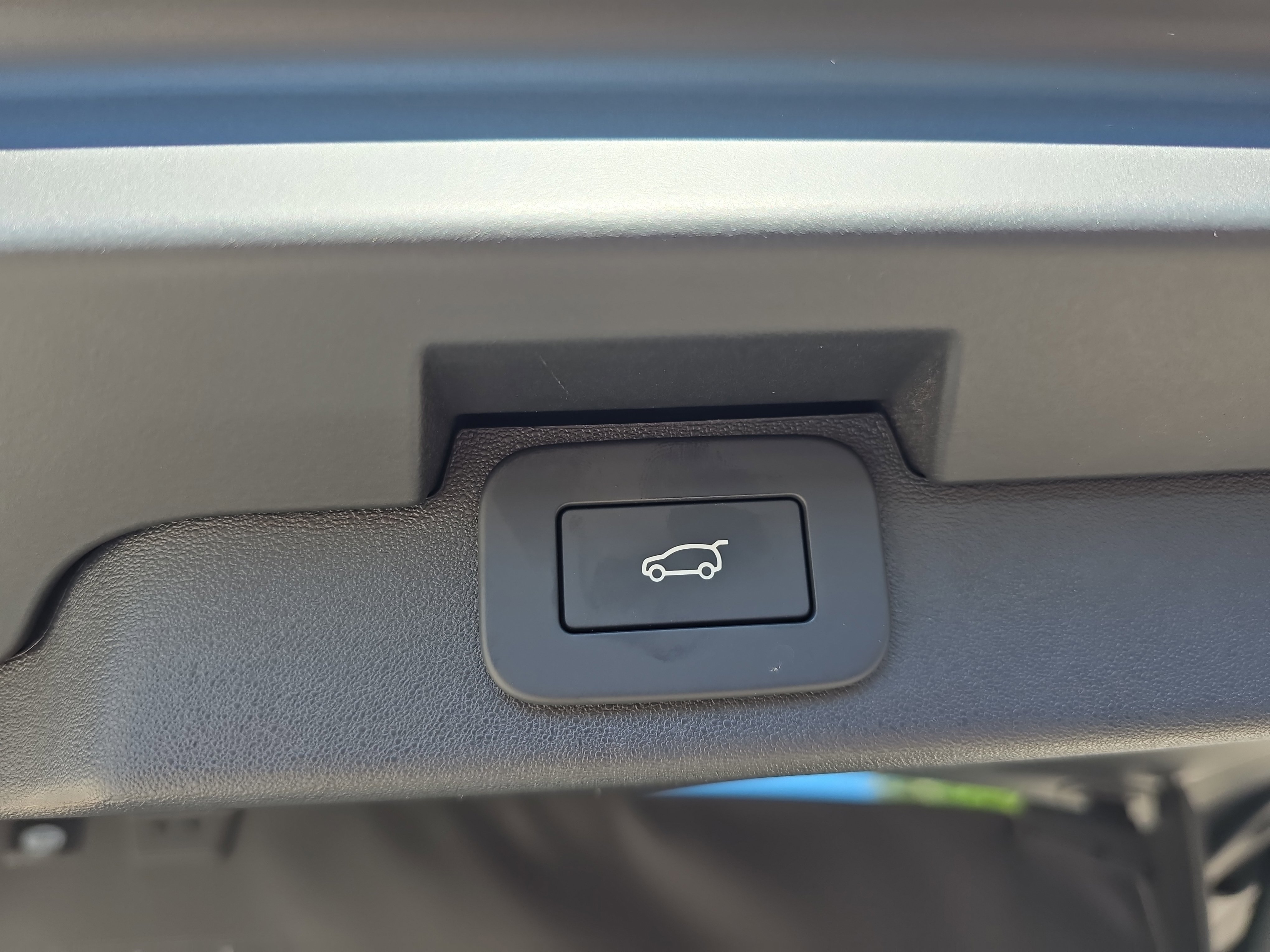 New 2026 Land Rover Discovery Dynamic SE image 13