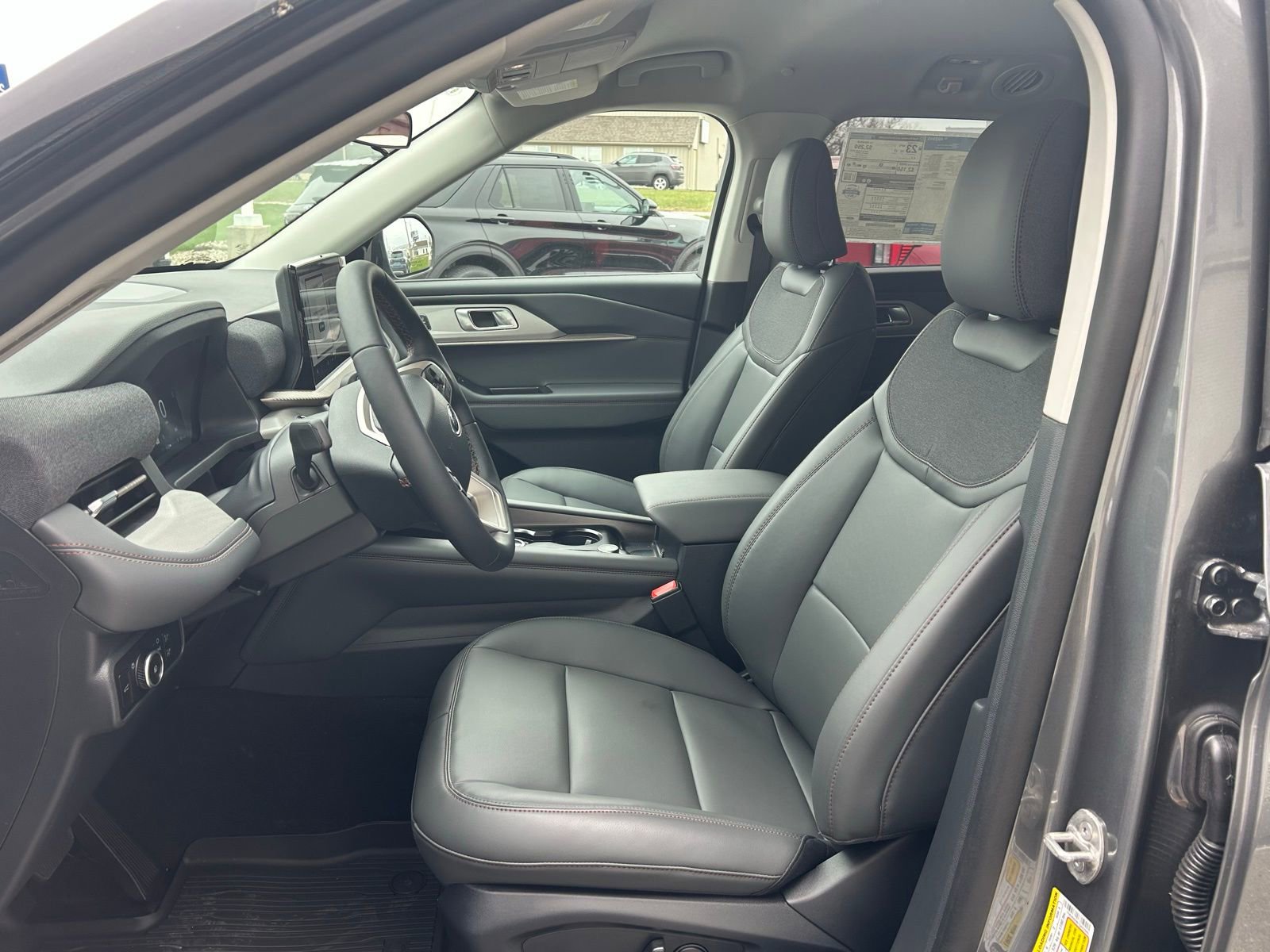 New 2026 Ford Explorer Active w/ Active Comfort Package AWD/4WD image 9