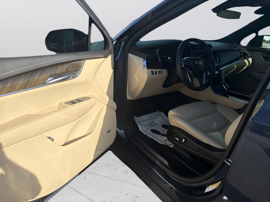 Used 2019 Cadillac XT5 FWD image 12
