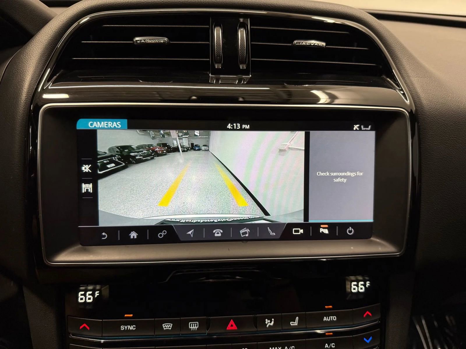 Used 2019 Jaguar F-PACE Premium image 36