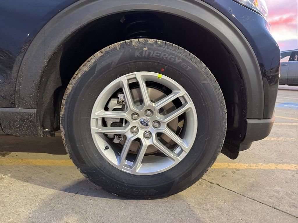 New 2026 Ford Explorer Active image 28