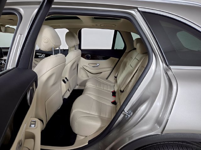 Used 2019 Mercedes-Benz GLC 300 4MATIC image 18