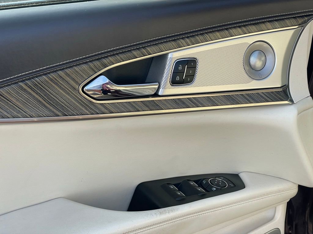 Used 2019 Lincoln Nautilus Black Label image 12