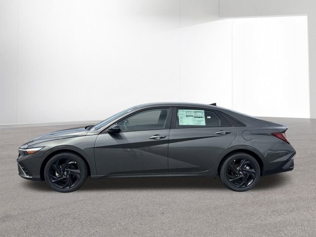 New 2026 Hyundai Elantra SEL Sport Premium FWD image 5