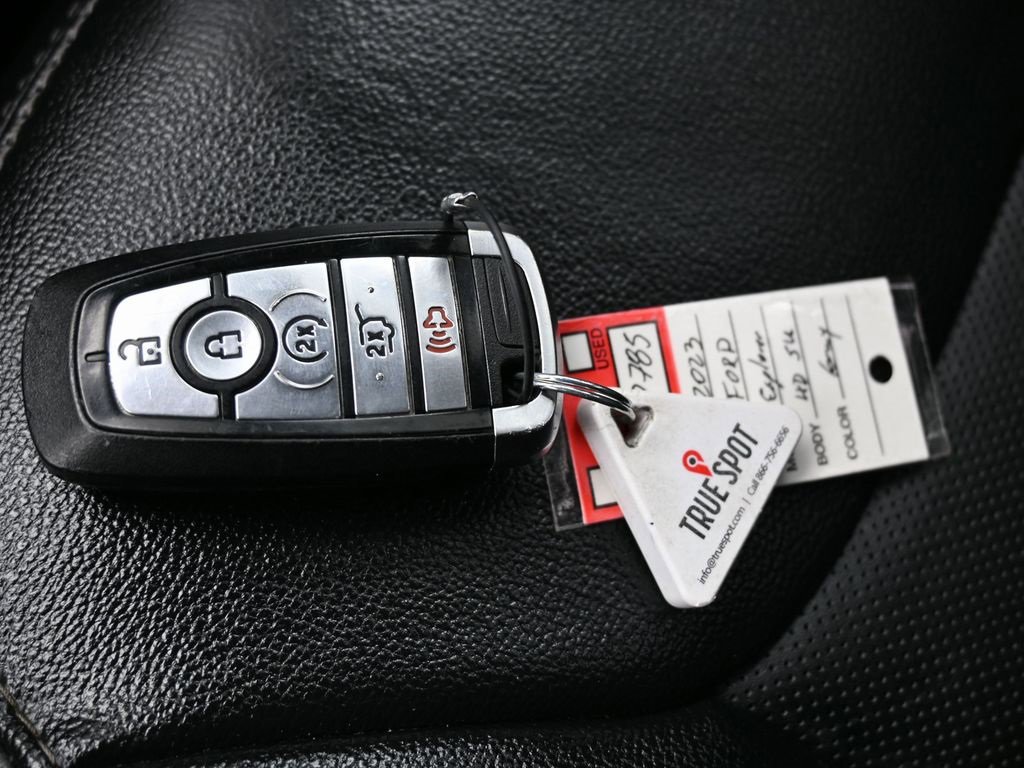 Used 2023 Ford Explorer Limited image 32