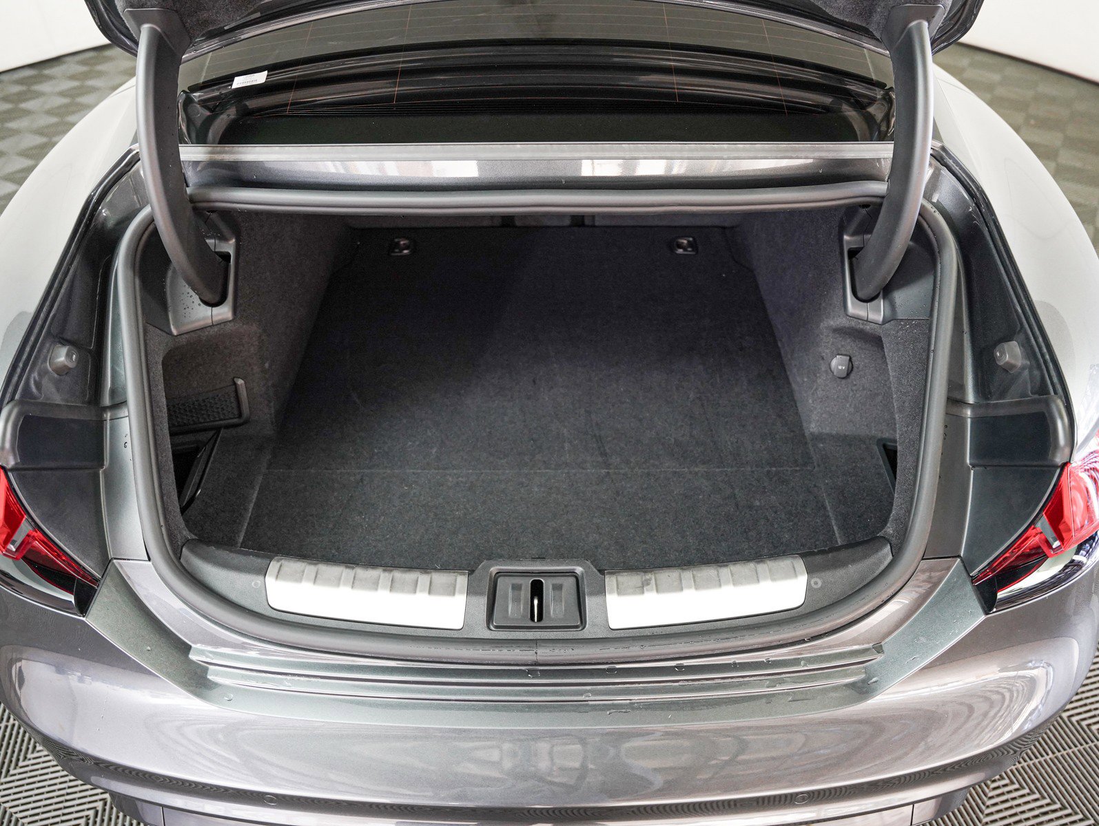 Used 2023 Audi e-tron GT Premium Plus w/ Executive Package image 6