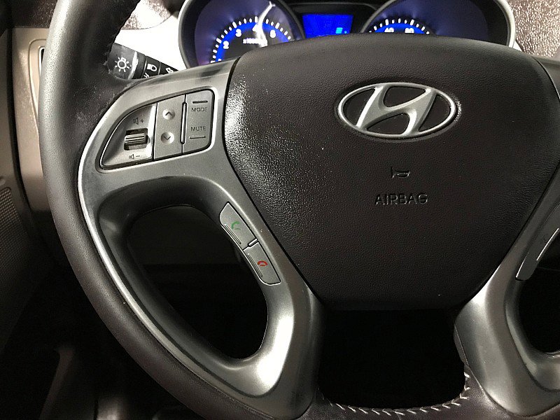 Used 2011 Hyundai Tucson GLS image 24