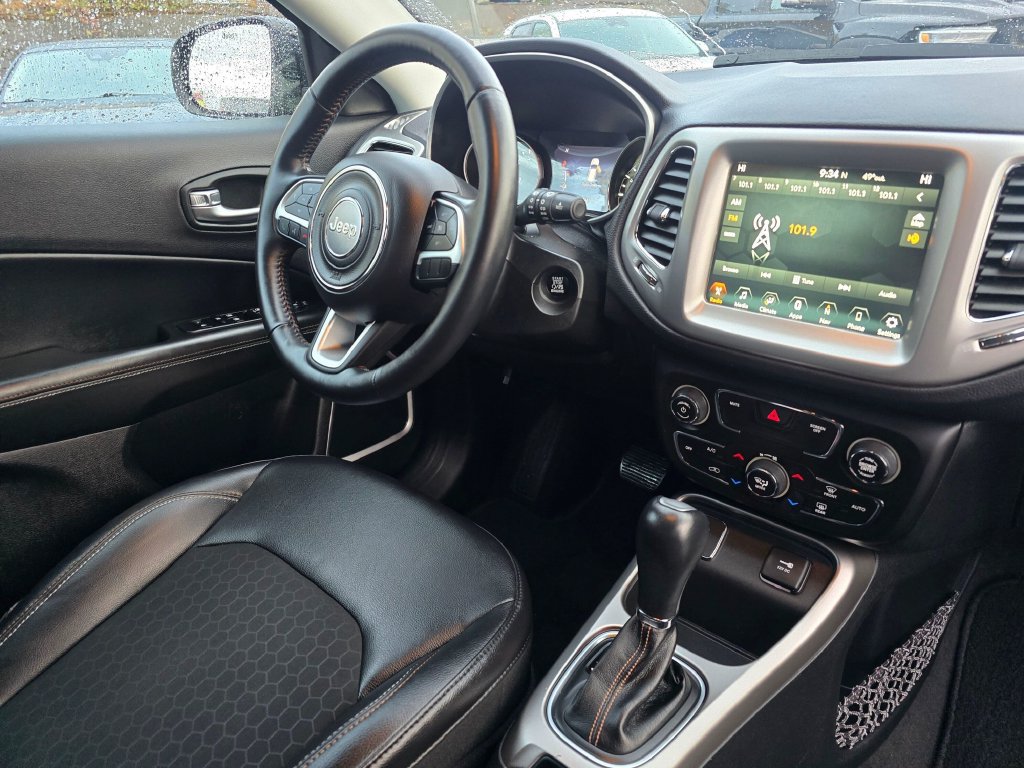 Used 2018 Jeep Compass Latitude w/ Popular Equipment Group FWD image 11