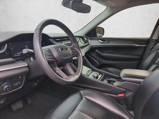 Used 2024 Jeep Grand Cherokee Limited 4xe image 5