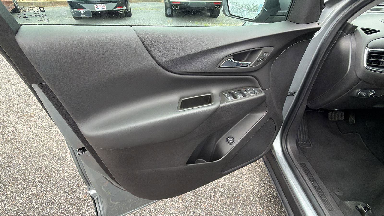 Used 2024 Chevrolet Equinox LT AWD/4WD image 13