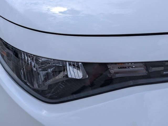 Used 2025 Kia Soul LX image 3