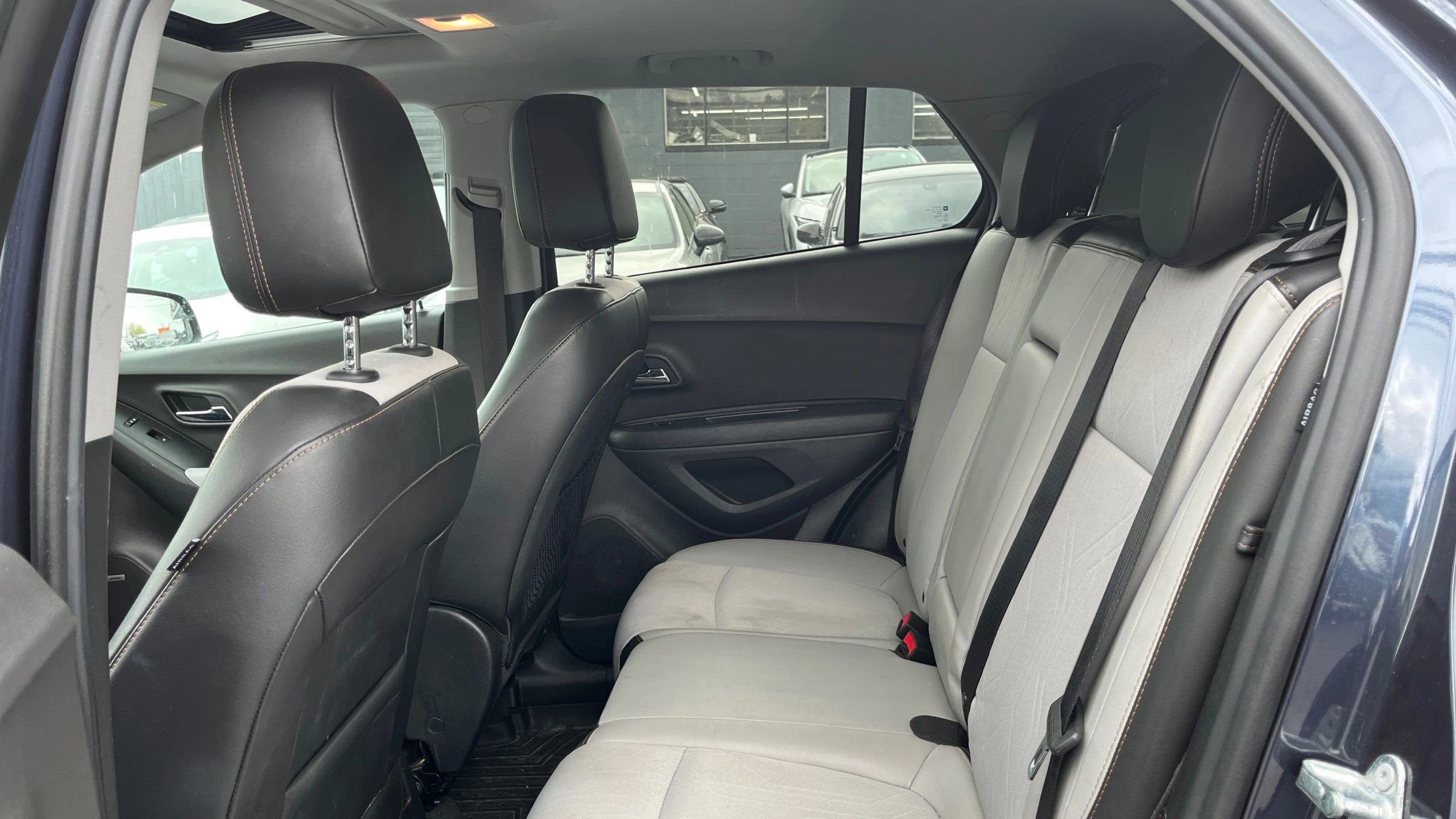 Used 2018 Chevrolet Trax LT w/ Sun & Sound Package image 10