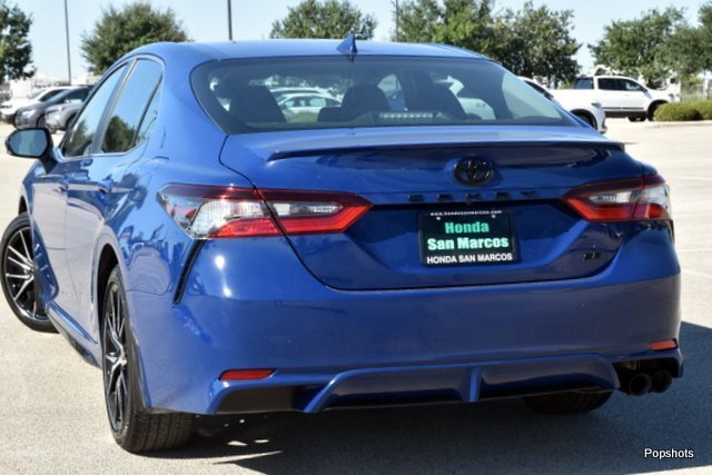 Used 2024 Toyota Camry SE image 4