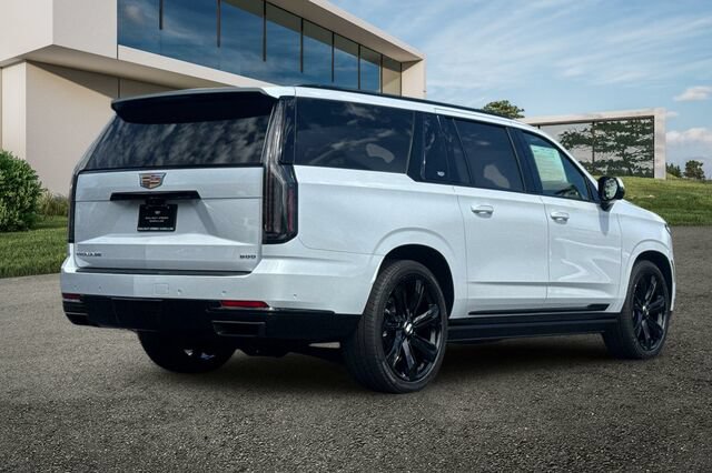 New 2026 Cadillac Escalade ESV Platinum Sport AWD/4WD image 4