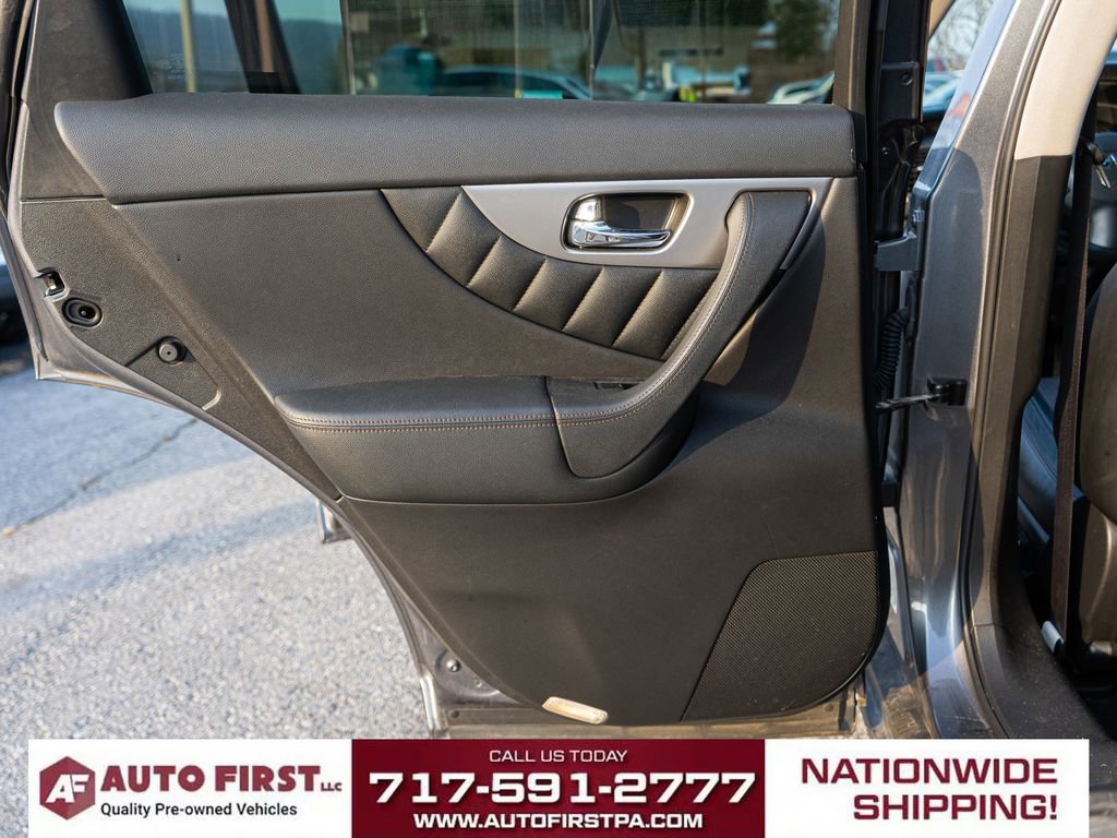 Used 2017 INFINITI QX70 AWD w/ Premium Package image 11