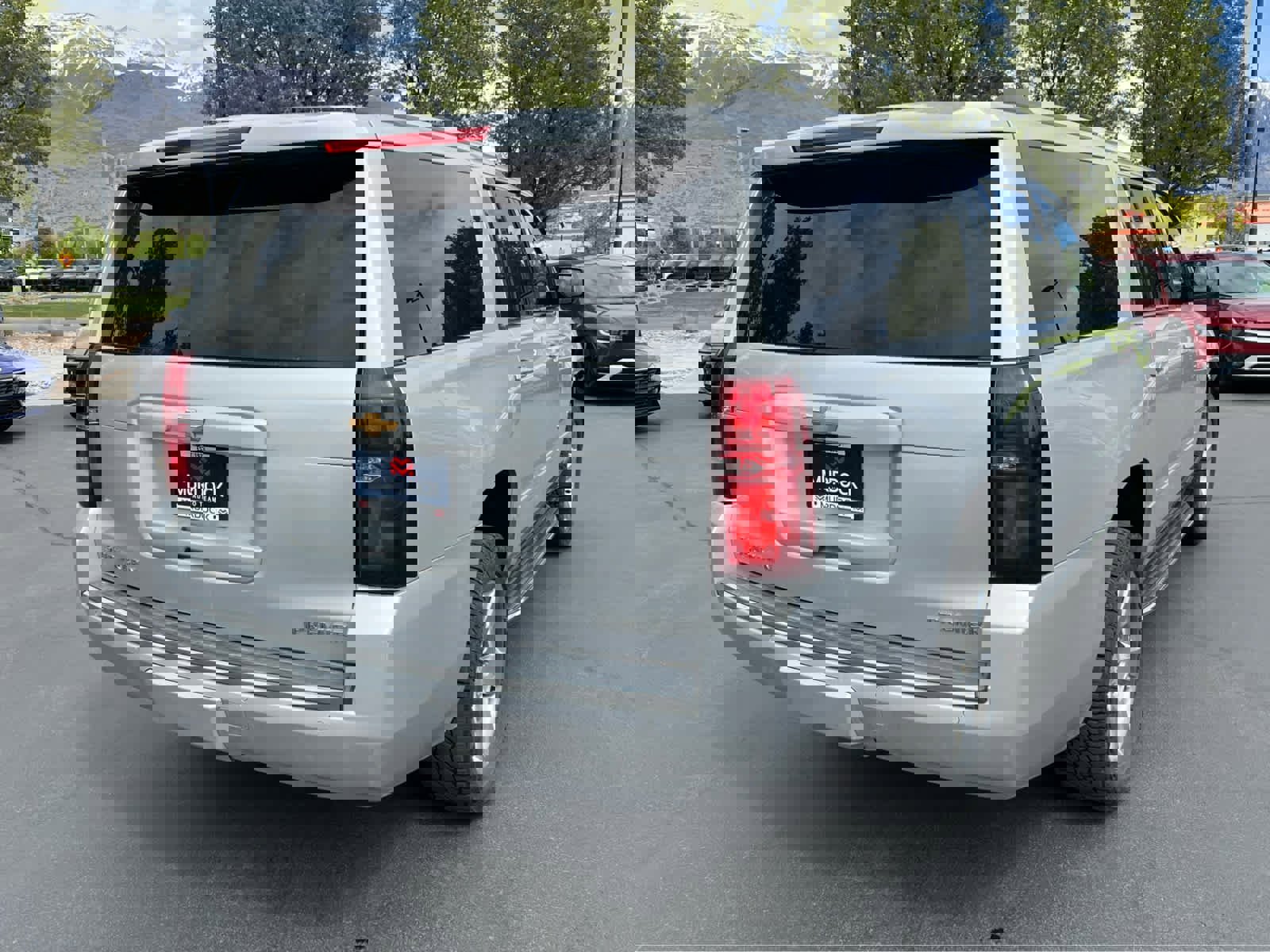 Used 2020 Chevrolet Suburban Premier image 8