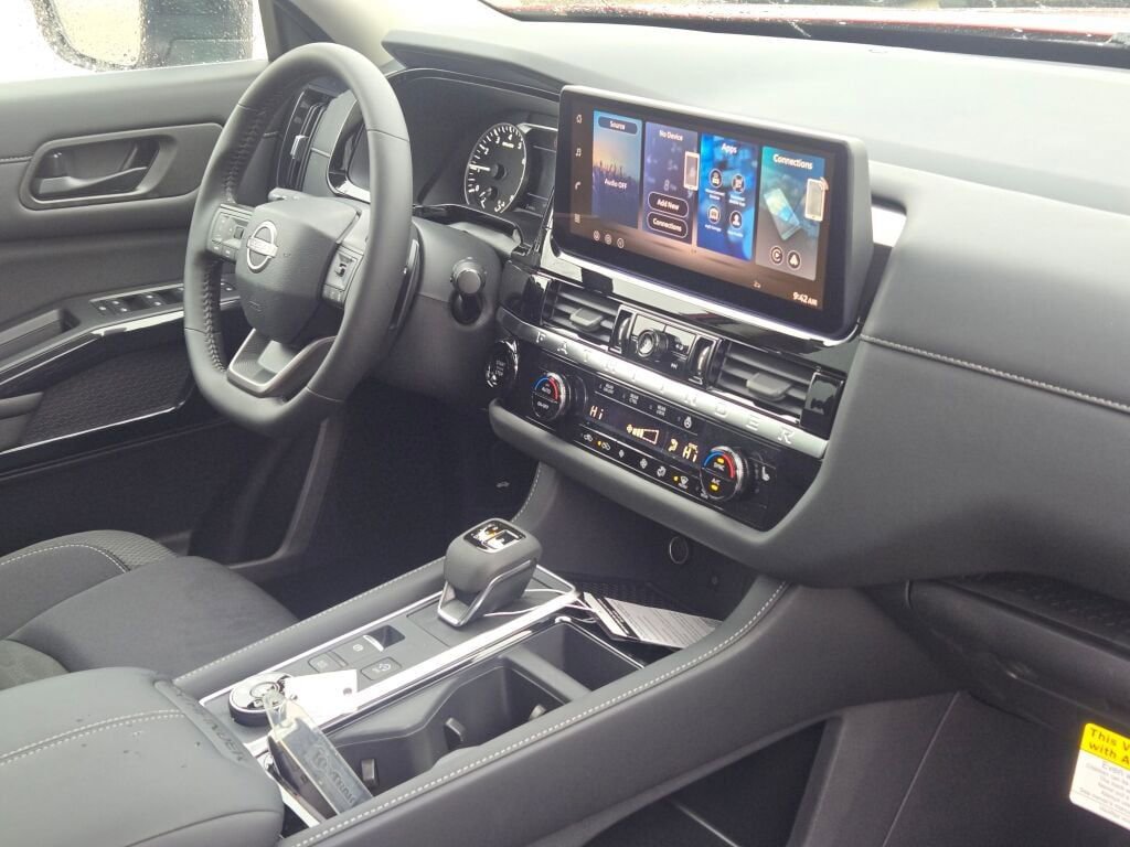 New 2026 Nissan Pathfinder SV w/ SV Premium Package image 7