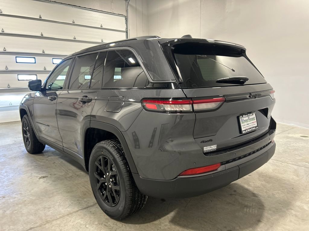 New 2026 Jeep Grand Cherokee Altitude image 8