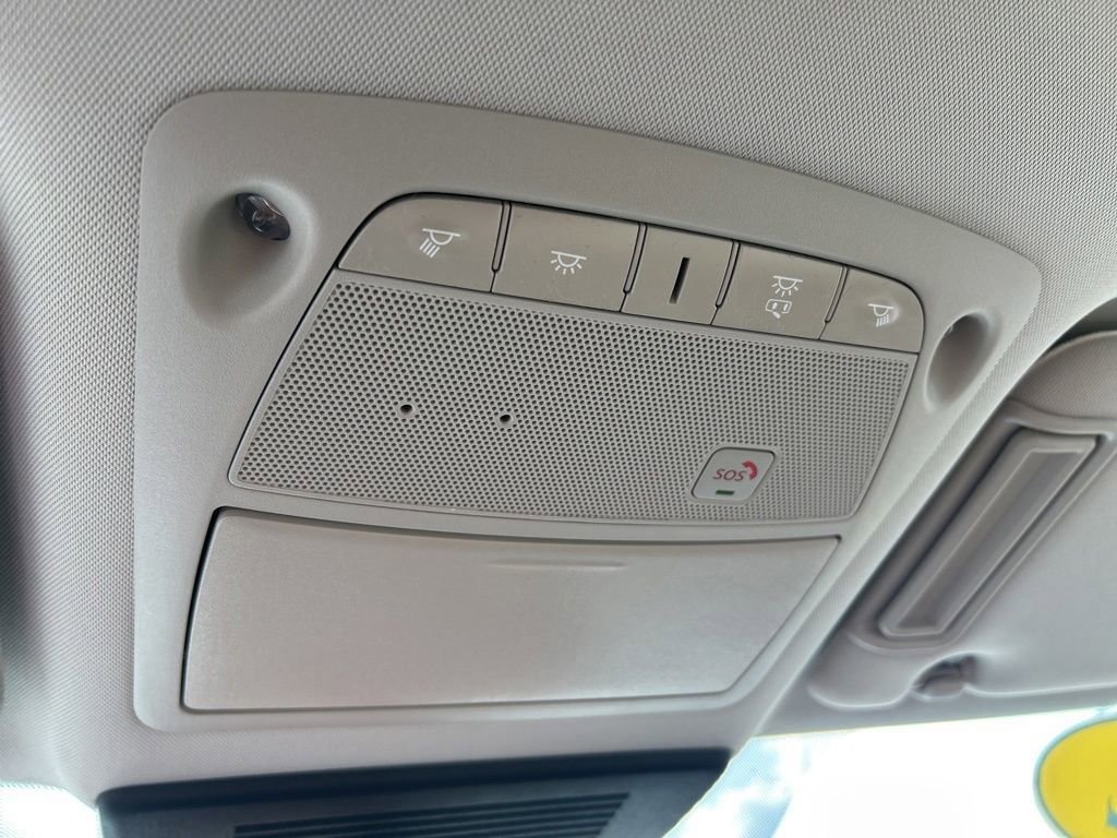 Used 2022 Nissan Armada SV w/ SV Appearance Package RWD image 39
