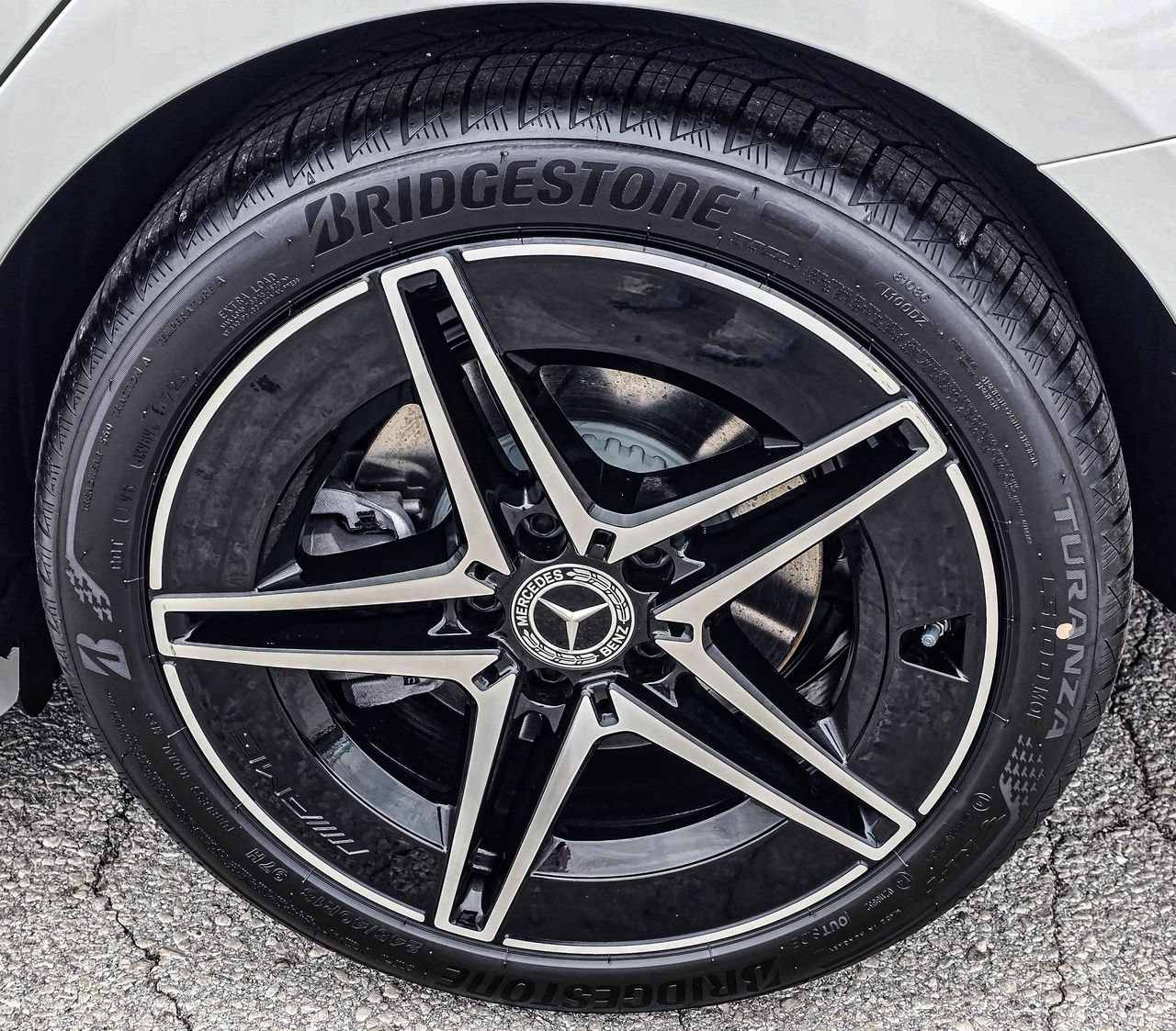 New 2026 Mercedes-Benz C 300 4MATIC Sedan image 9