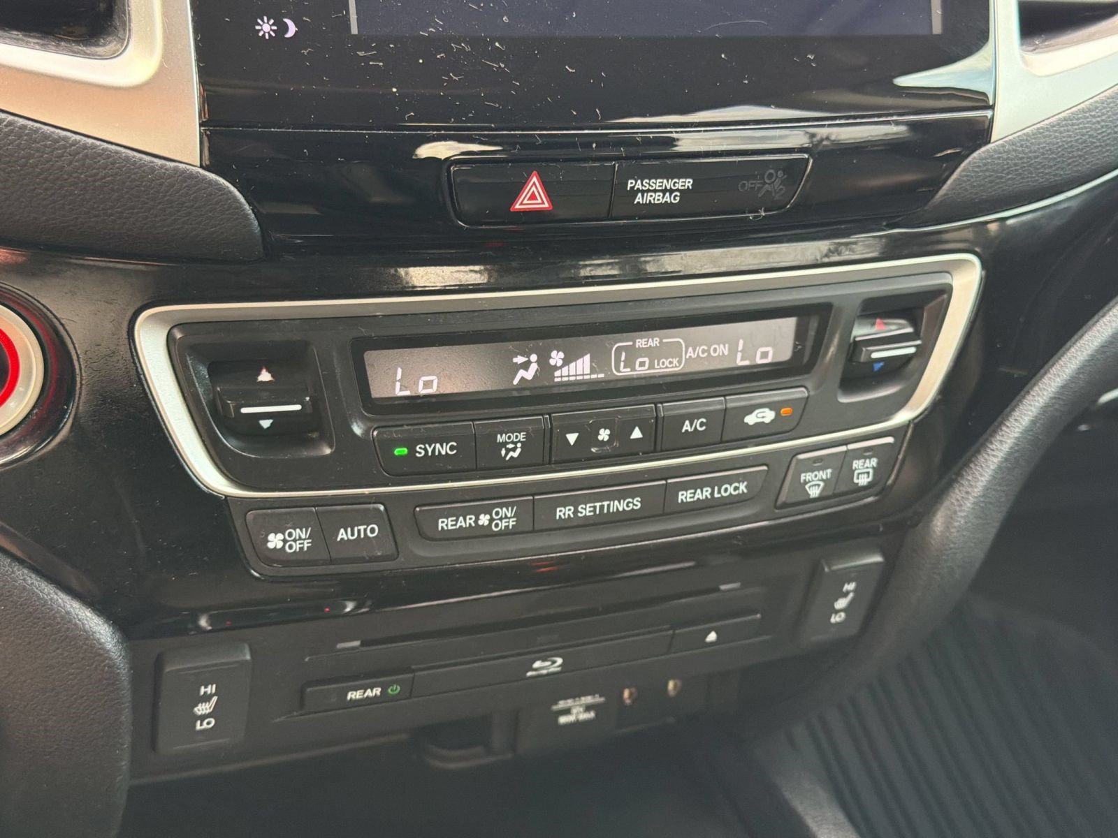 Used 2018 Honda Pilot Touring image 18