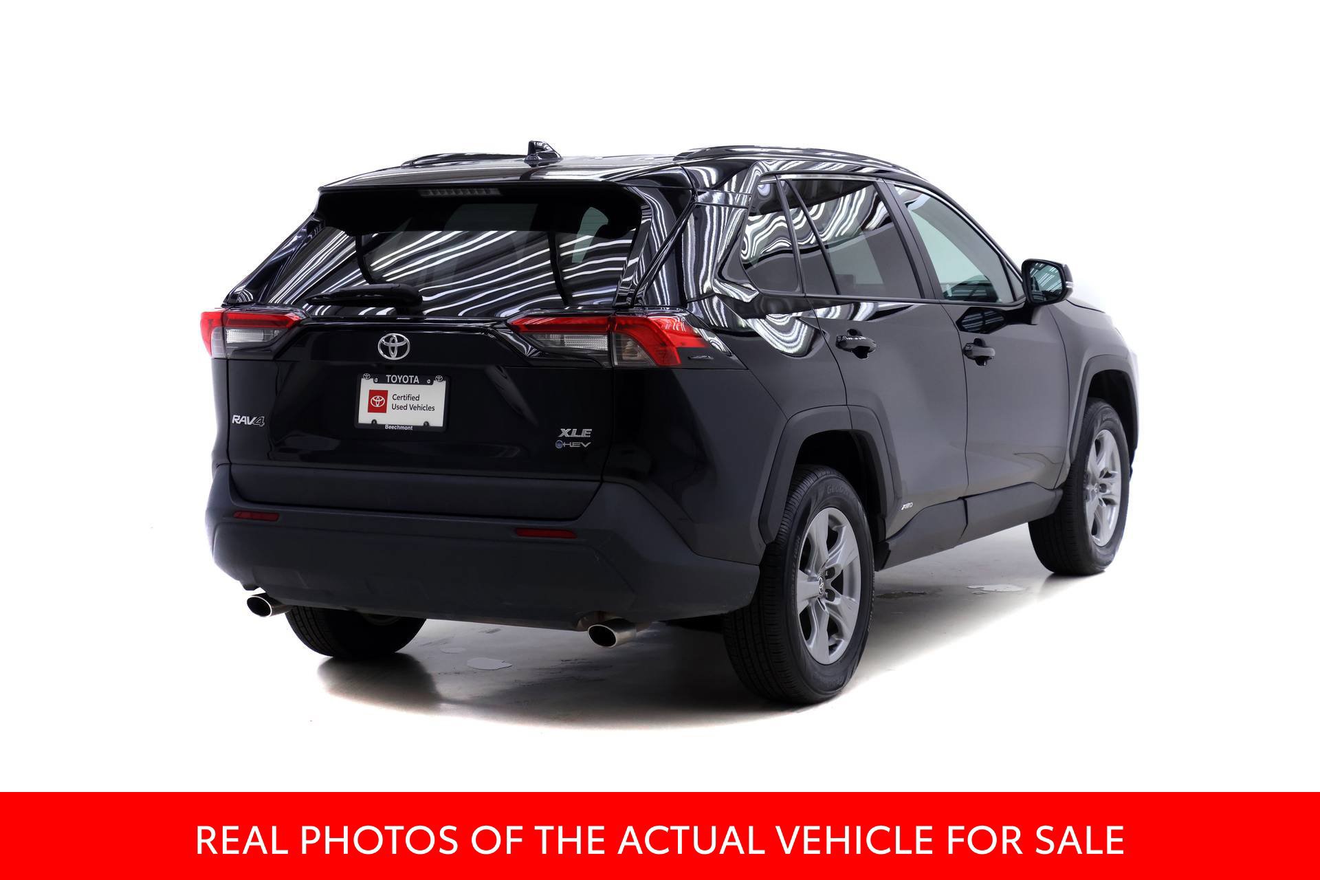 Certified 2025 Toyota RAV4 XLE AWD/4WD image 2