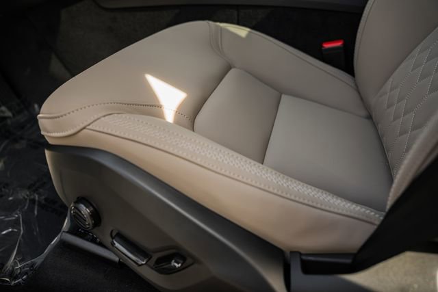 New 2026 Volvo XC60 B5 Plus w/ Climate Package image 36