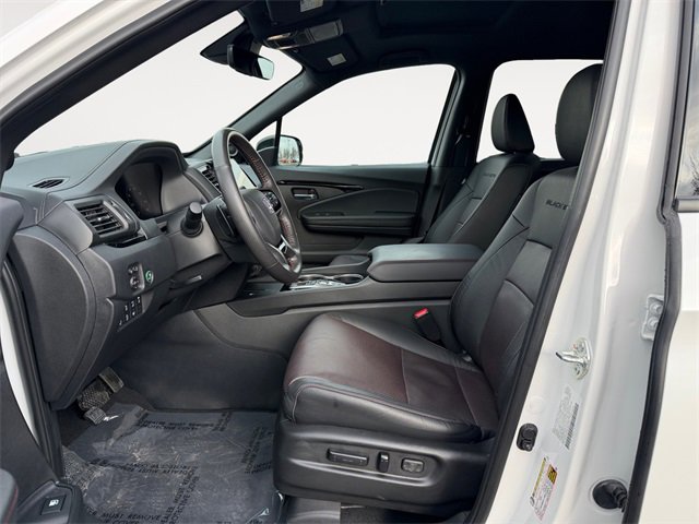 Used 2025 Honda Ridgeline Black Edition image 9