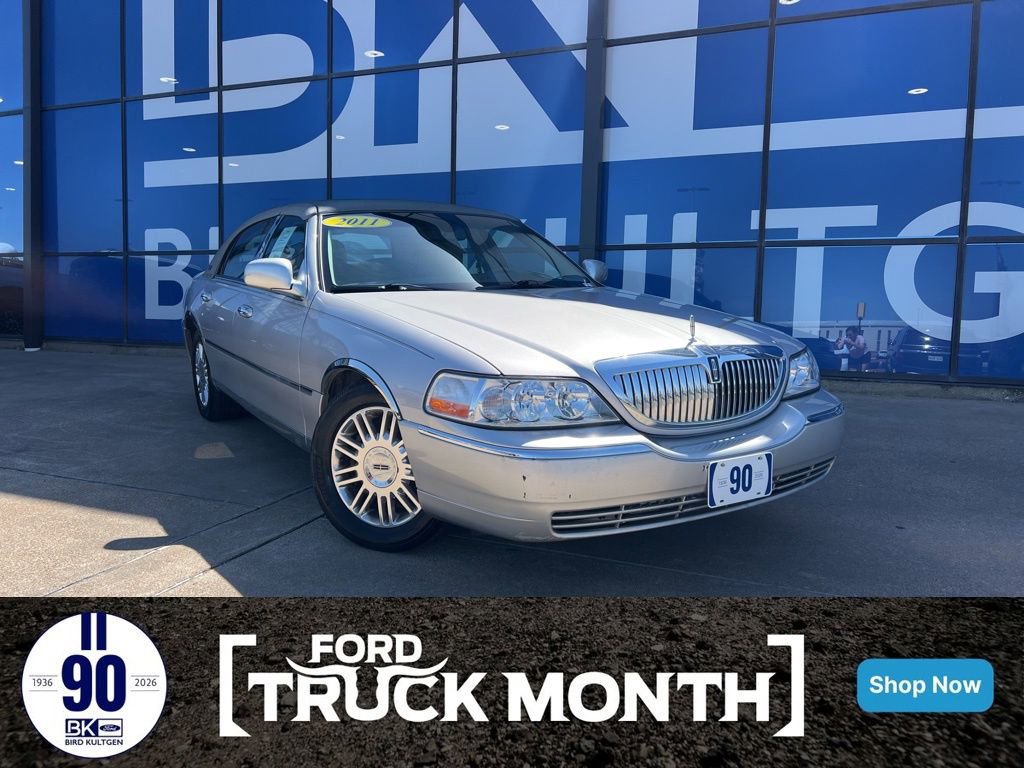 Used 2011 Lincoln Town Car Signature Limited w/ Continental Edition Pkg