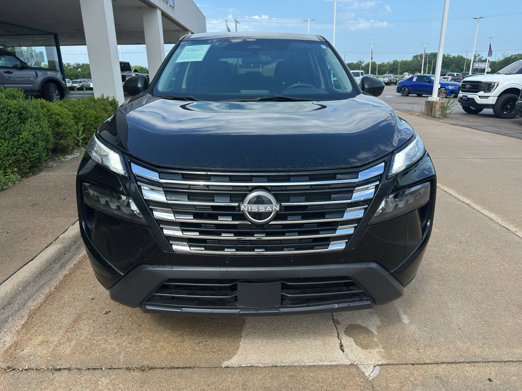 Used 2024 Nissan Rogue S AWD/4WD image 8