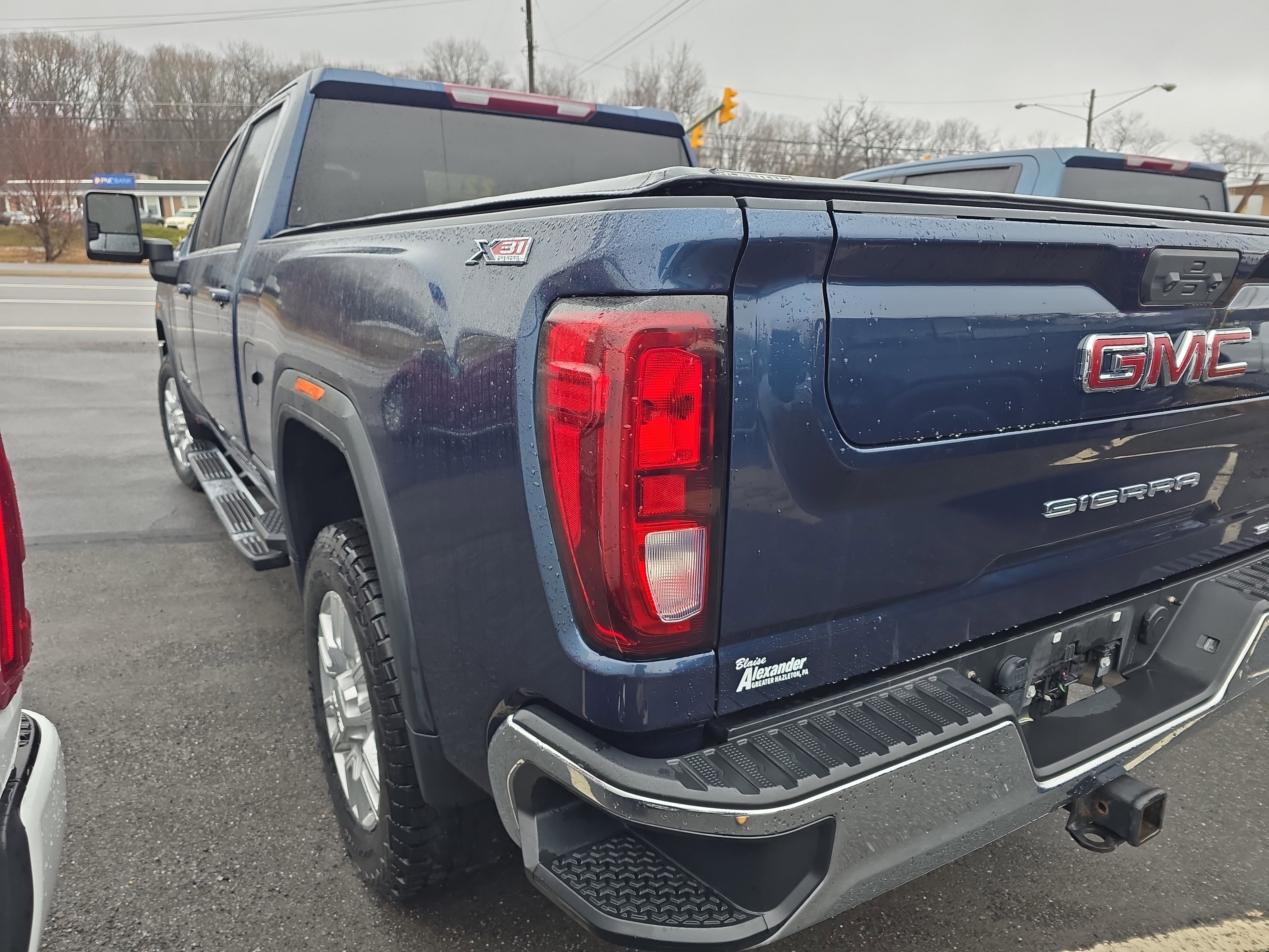 Used 2022 GMC Sierra 2500 SLE w/ SLE Value Package; image 6