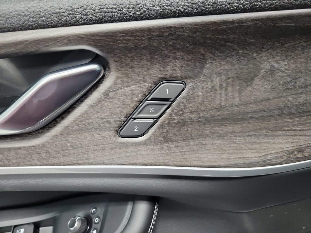 New 2025 Jeep Grand Cherokee L Limited w/ Trailer Tow Package image 31