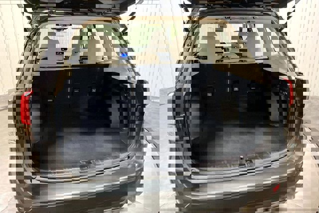 Used 2023 Subaru Forester Limited image 37