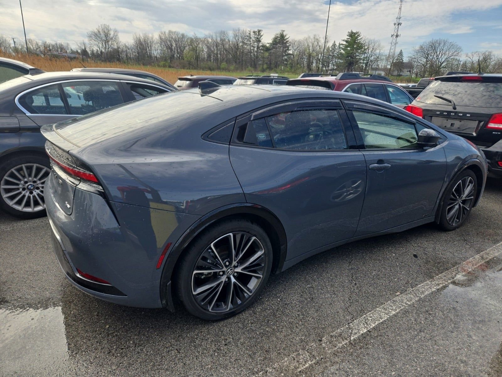 Used 2024 Toyota Prius XLE AWD/4WD image 2